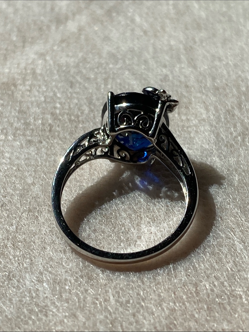 Elegant 10k White Gold Statement Ring Oval Sapphire Solitaire Butterfly Accents - Picture 6 of 6
